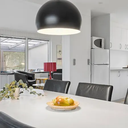 Dom wakacyjny 2 Bedroom Beautiful In