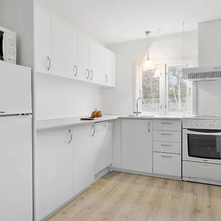 Dom wakacyjny 2 Bedroom Beautiful In *