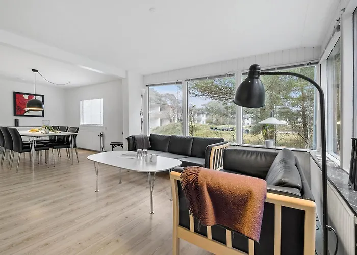 2 Bedroom Beautiful In *